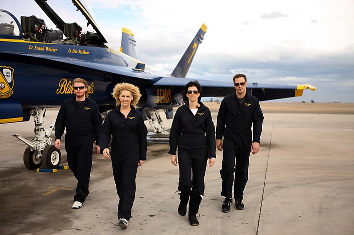 littlebigtown17_blueangels_h_j